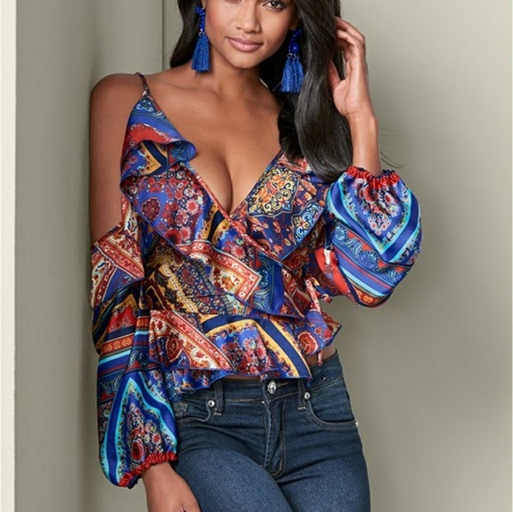 VENUS Tops - NWT Cold Shoulder Wrap Top